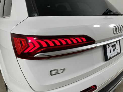 Used 2023 Audi Q7 3.0T Premium Plus w/ Premium Plus Package AWD/4WD image 12