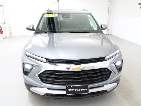 Used 2025 Chevrolet TrailBlazer LT w/ Convenience Package image 2