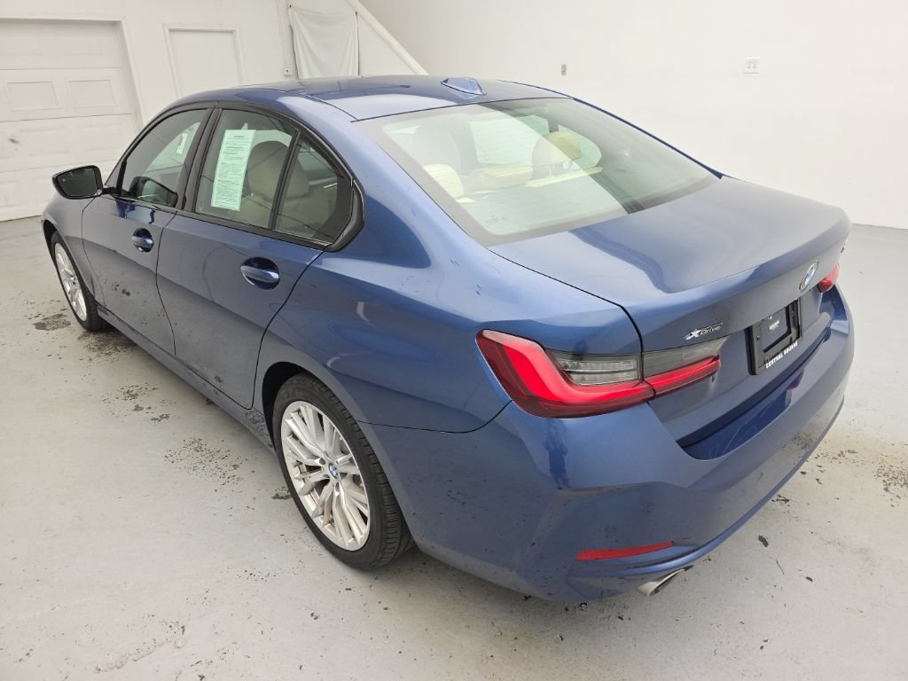 Used 2023 BMW 330i xDrive Sedan w/ Driving Assistance Package AWD/4WD image 9