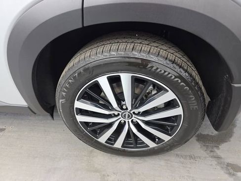 Used 2024 Nissan Pathfinder Platinum w/ Cargo Package image 16