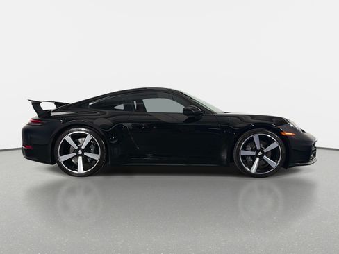 Used 2025 Porsche 911 Carrera RWD image 2