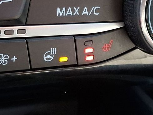 Used 2022 Ford Escape SE w/ SE Sport Appearance Package image 23