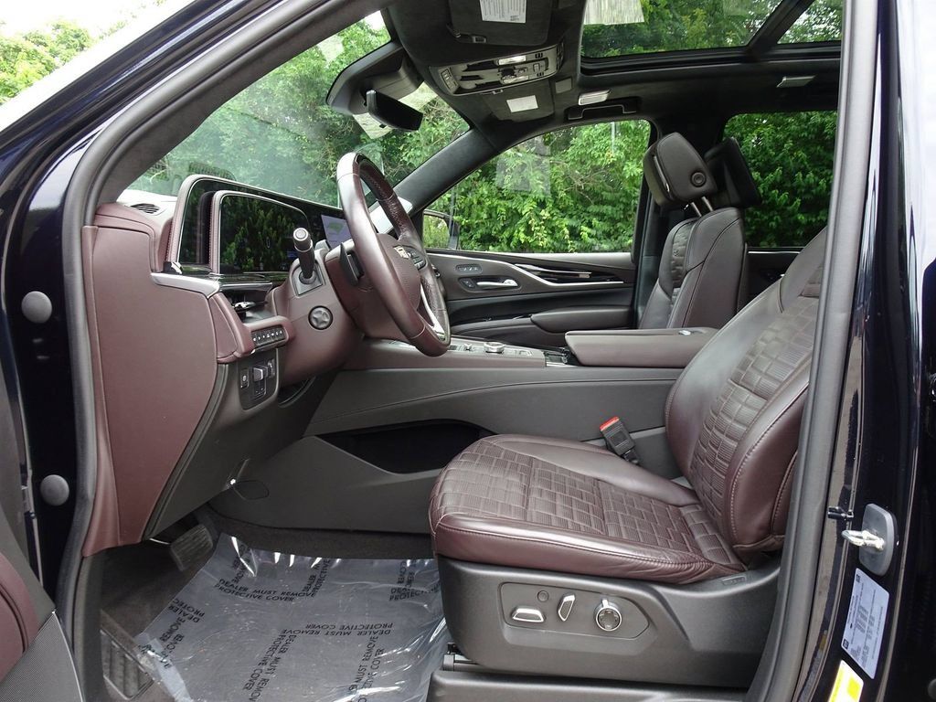 Certified 2023 Cadillac Escalade ESV Sport Platinum w/ LPO, ONYX Package AWD/4WD image 7