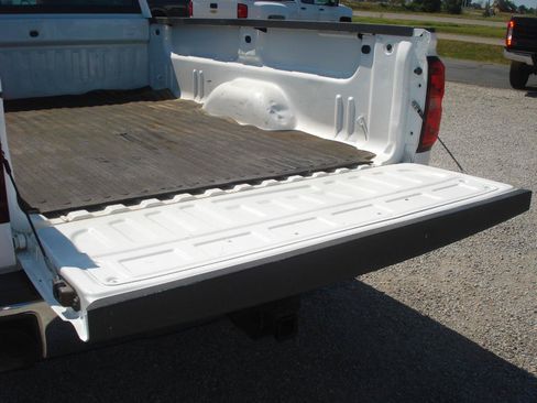 Used 2015 Chevrolet Silverado 2500 W/T AWD/4WD image 14