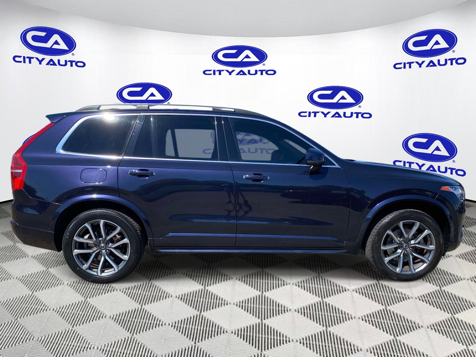 Used 2019 Volvo XC90 T6 Momentum AWD/4WD image 2