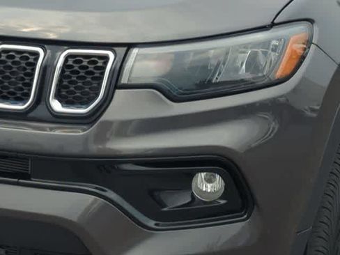 Used 2023 Jeep Compass Limited w/ Elite Group AWD/4WD image 11