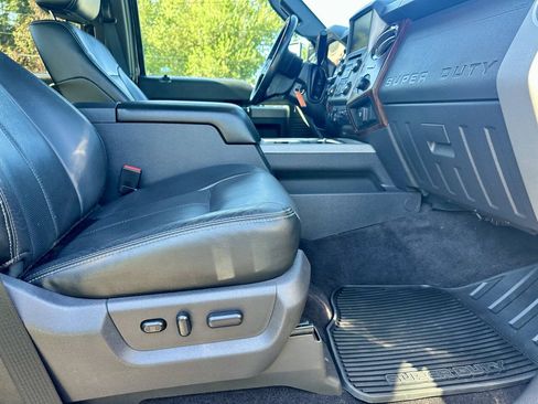 Used 2016 Ford F250 Lariat w/ Lariat Ultimate Package AWD/4WD image 16