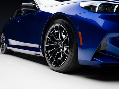 Used 2025 BMW M5 w/ Carbon Package image 82