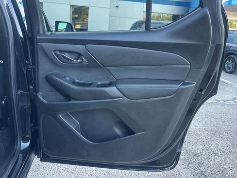 Used 2023 Chevrolet Traverse LT FWD image 25