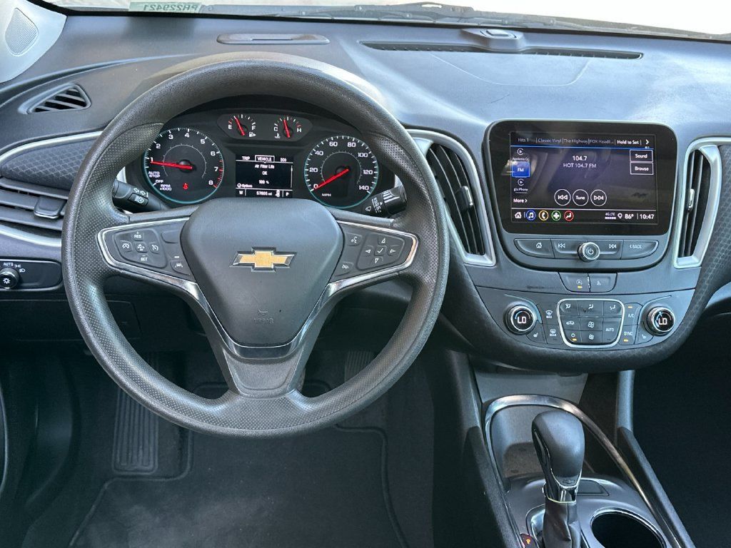 Used 2023 Chevrolet Malibu LT FWD image 16