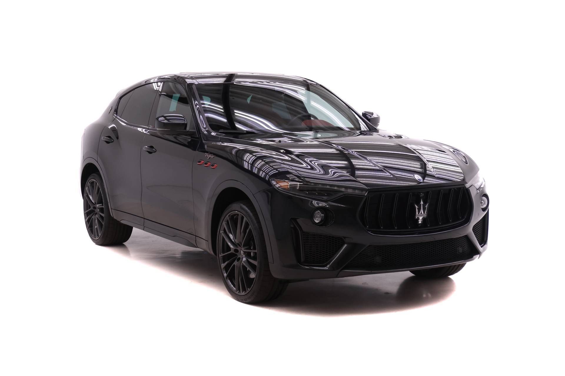 Used 2022 Maserati Levante Trofeo AWD/4WD image 2