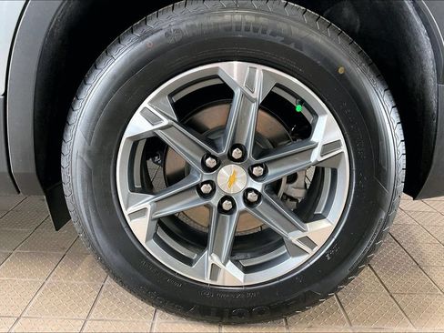 Used 2025 Chevrolet Blazer LT FWD image 31