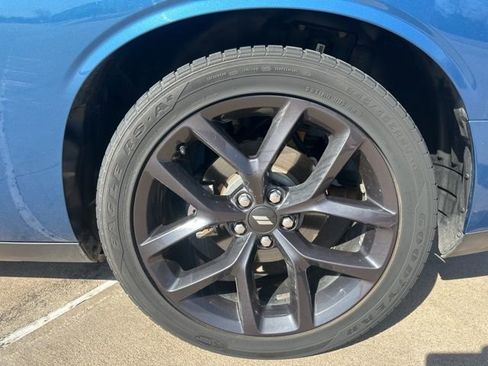 Used 2020 Dodge Challenger R/T w/ Blacktop Package image 9