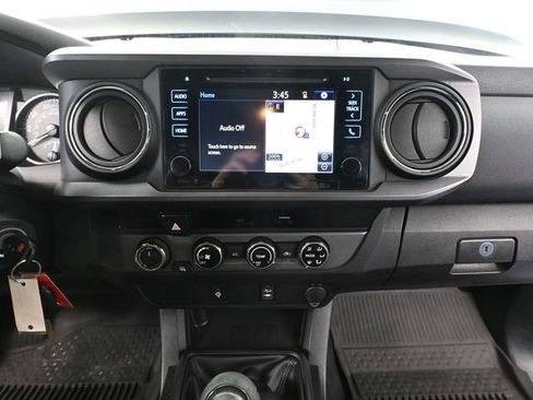 Used 2017 Toyota Tacoma TRD Sport w/ Tow Package image 32