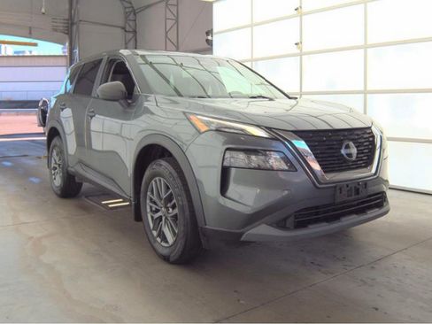 Used 2023 Nissan Rogue S image 4