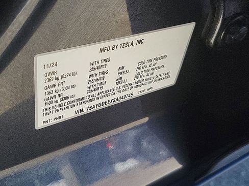 Used 2025 Tesla Model Y Long Range image 34