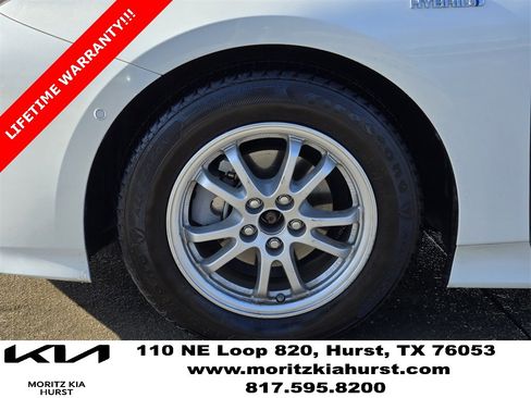 Used 2017 Toyota Prius Four image 17