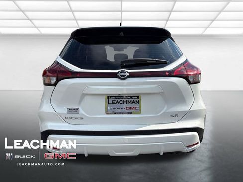 Used 2023 Nissan Kicks SR w/ SR PREMIUM PACKAGE w/ SR Premium Package FWD image 5