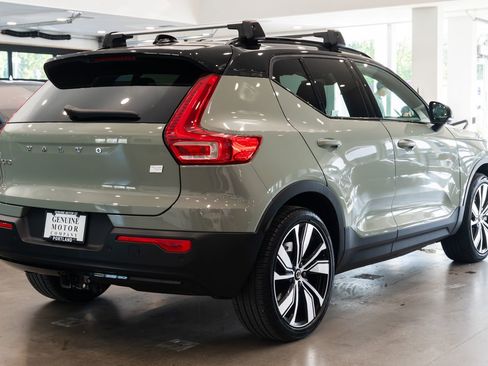 Used 2022 Volvo XC40 P8 Recharge Plus AWD/4WD image 4