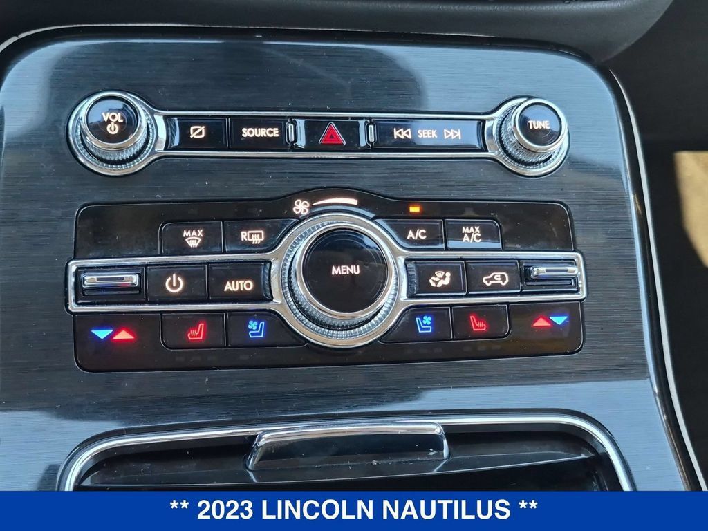Used 2023 Lincoln Nautilus Reserve w/ Cargo Utility Package AWD/4WD image 27