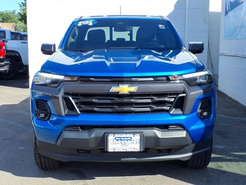 Used 2024 Chevrolet Colorado LT w/ LT Convenience Package III AWD/4WD image 2