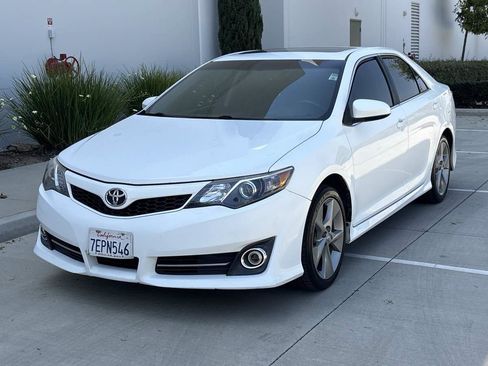 Used 2013 Toyota Camry SE w/ Leather Pkg FWD image 6