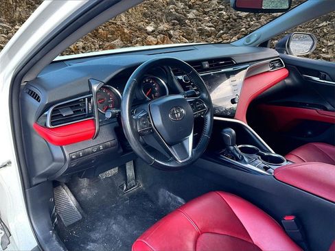 Used 2019 Toyota Camry XSE image 12