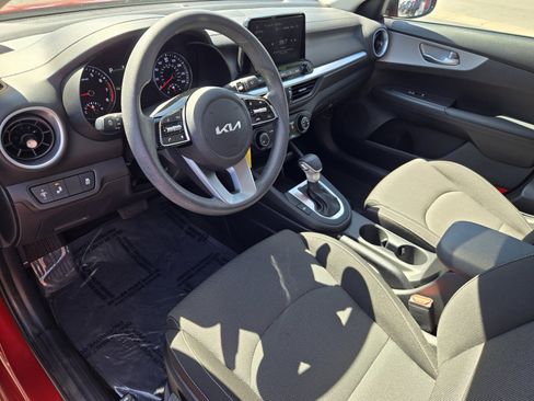 Used 2023 Kia Forte LXS w/ LXS Technology Package FWD image 10