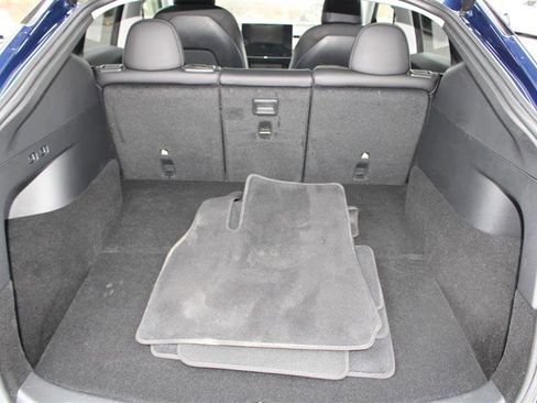 Used 2022 Tesla Model Y Long Range image 19