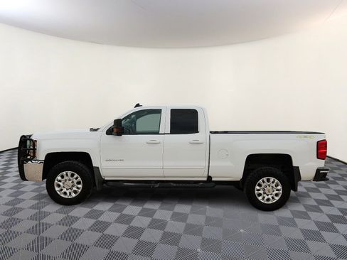 Used 2017 Chevrolet Silverado 2500 LT image 2