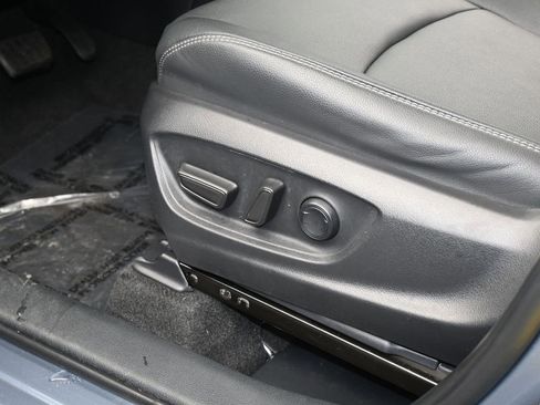 Used 2022 Toyota Corolla Cross XLE image 14