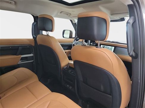 Certified 2024 Land Rover Defender 110 S image 33