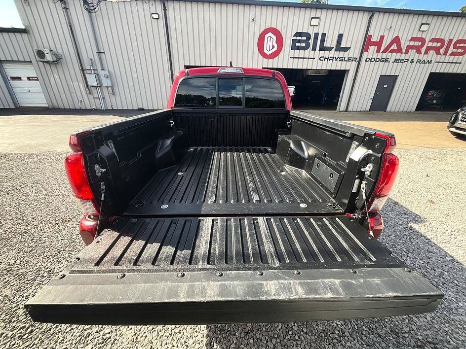 Used 2021 Toyota Tacoma SR AWD/4WD image 8