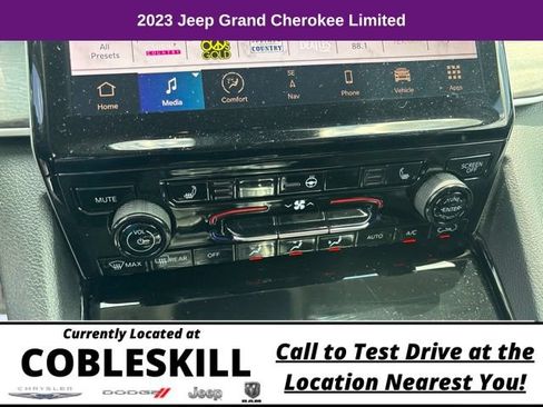 Used 2023 Jeep Grand Cherokee Limited w/ Trailer Tow Prep Group (B) AWD/4WD image 18