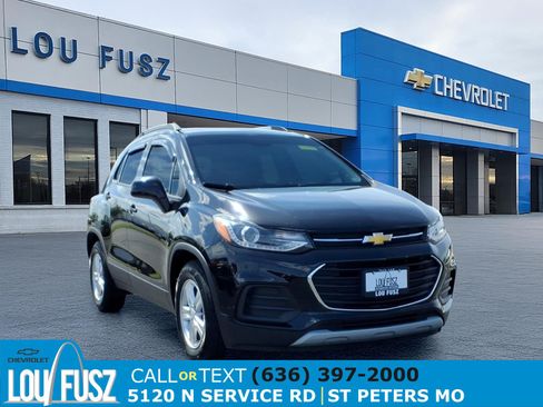 Used 2021 Chevrolet Trax LT w/ Driver Confidence Package FWD image 1
