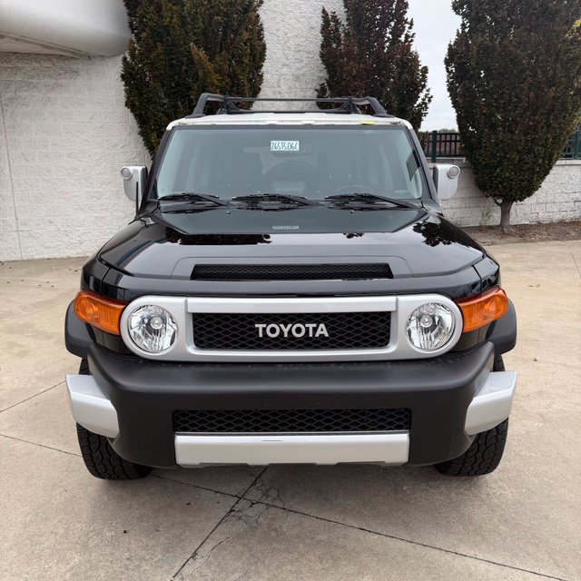 Used 2014 Toyota FJ Cruiser 4WD w/ Upgrade Package image 2