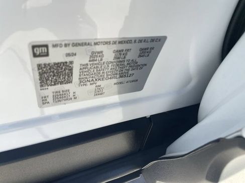 Used 2024 Chevrolet Equinox LT FWD image 33