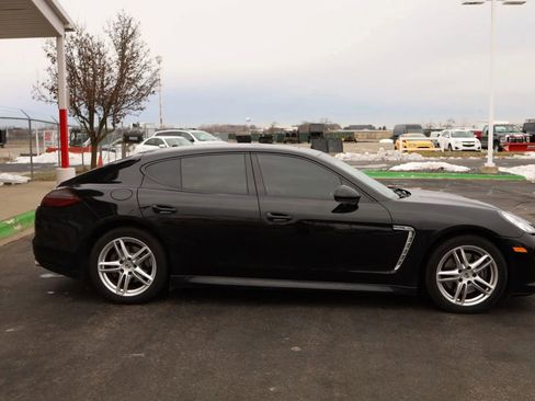 Used 2013 Porsche Panamera 4 Platinum Edition image 4