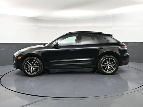 Certified 2026 Porsche Macan AWD/4WD image 2