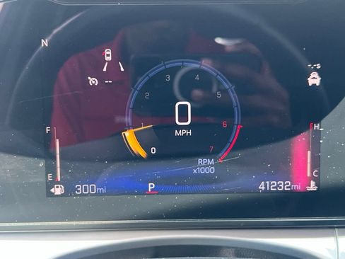 Used 2025 Chevrolet Trax LT w/ LT Convenience Package FWD image 3