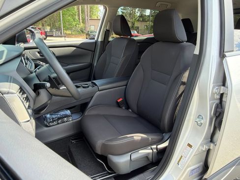 Used 2024 Nissan Rogue S AWD/4WD image 18