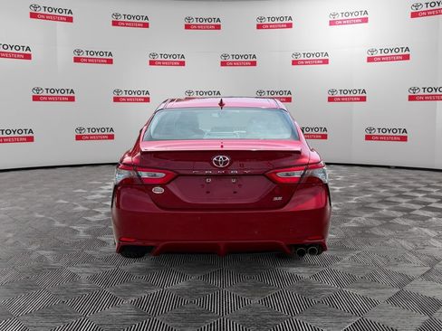 Used 2019 Toyota Camry SE FWD image 6