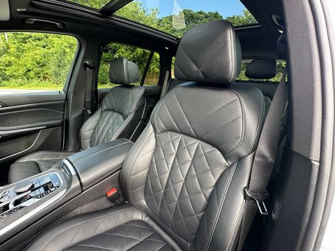Used 2025 BMW X5 xDrive40i w/ Climate Comfort Package AWD/4WD image 17