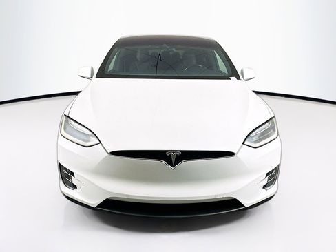 Used 2016 Tesla Model X 90D image 2