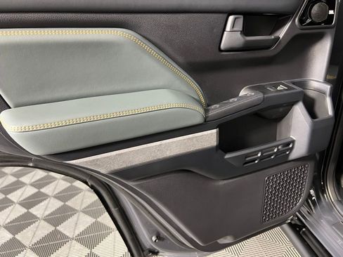 Used 2025 Toyota 4Runner Trailhunter image 29