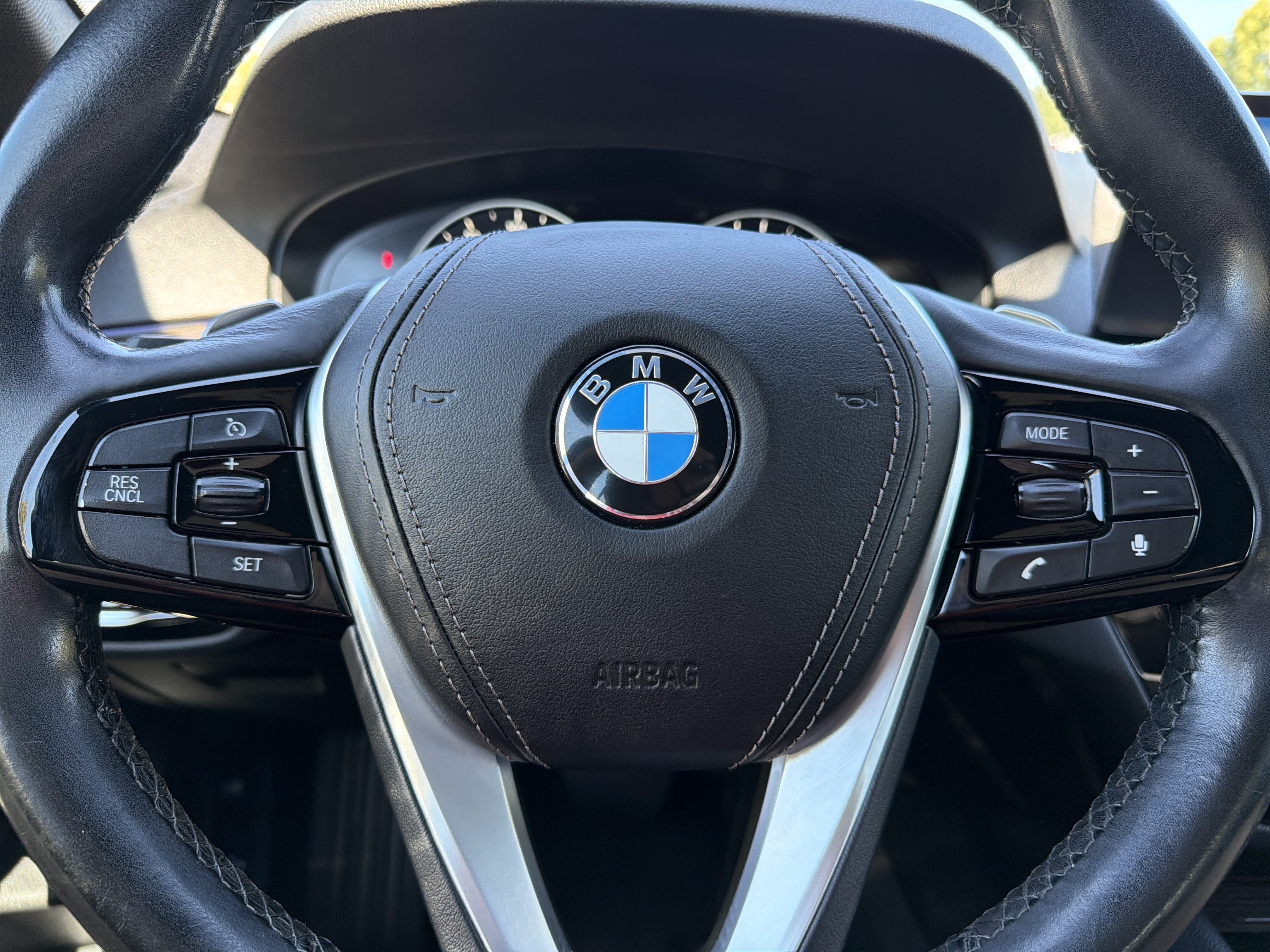 Used 2019 BMW 530i w/ Convenience Package RWD image 11