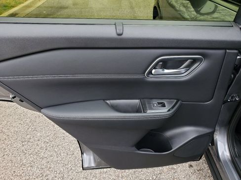 New 2026 Nissan Rogue Platinum w/ Platinum Premium Package AWD/4WD image 9