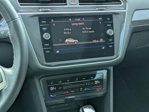 Used 2024 Volkswagen Tiguan SE image 10