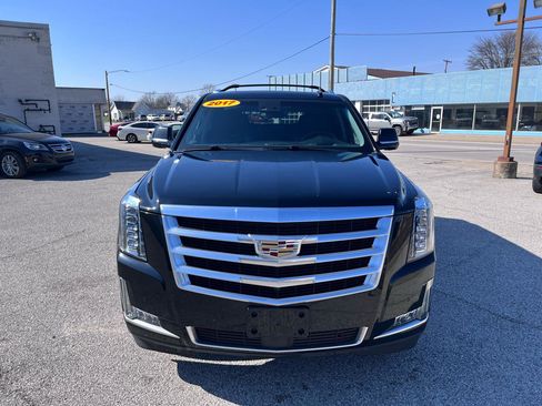 Used 2017 Cadillac Escalade Premium Luxury image 8