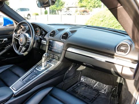 Used 2017 Porsche 718 Cayman RWD image 10